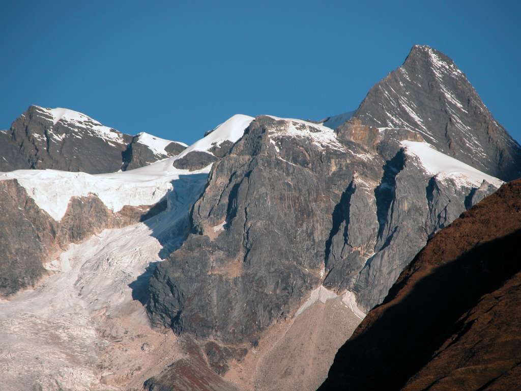 Manaslu 07 07 Naike Peak From Syala From Syala my gaze went past Unnamed Peak (around 6170m) to the rocky spires of Naike Peak (5515m).